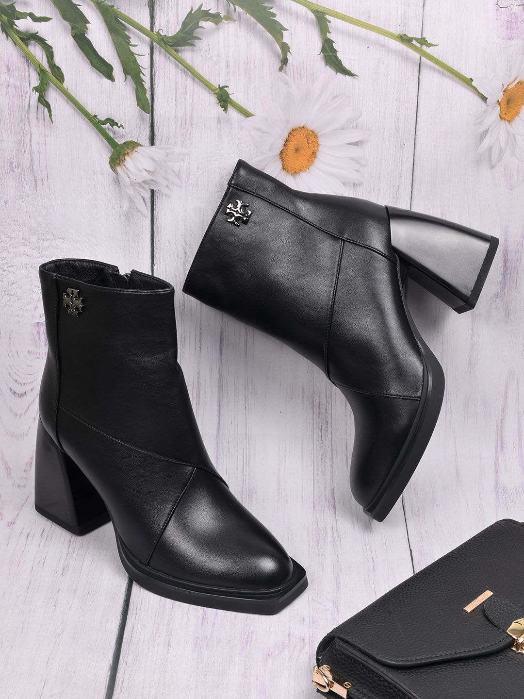 

Ronnie Grey Women Block-Heeled Boots, Black