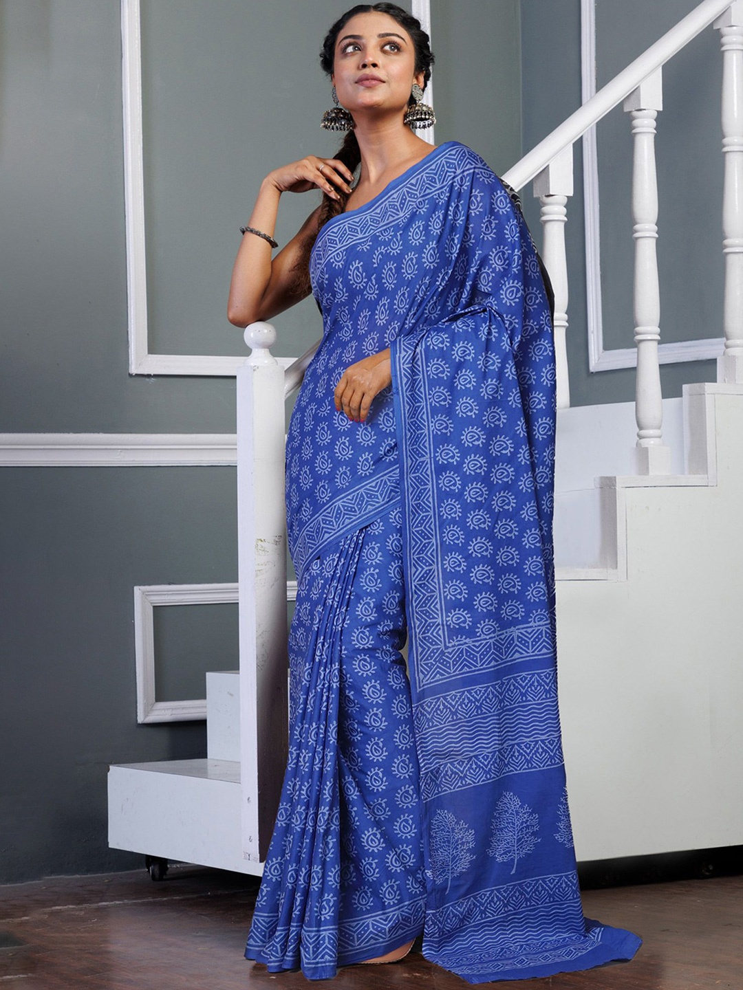 

Unnati Silks Printed Ethnic Motifs Pure Cotton Handloom Block Print Saree, Blue