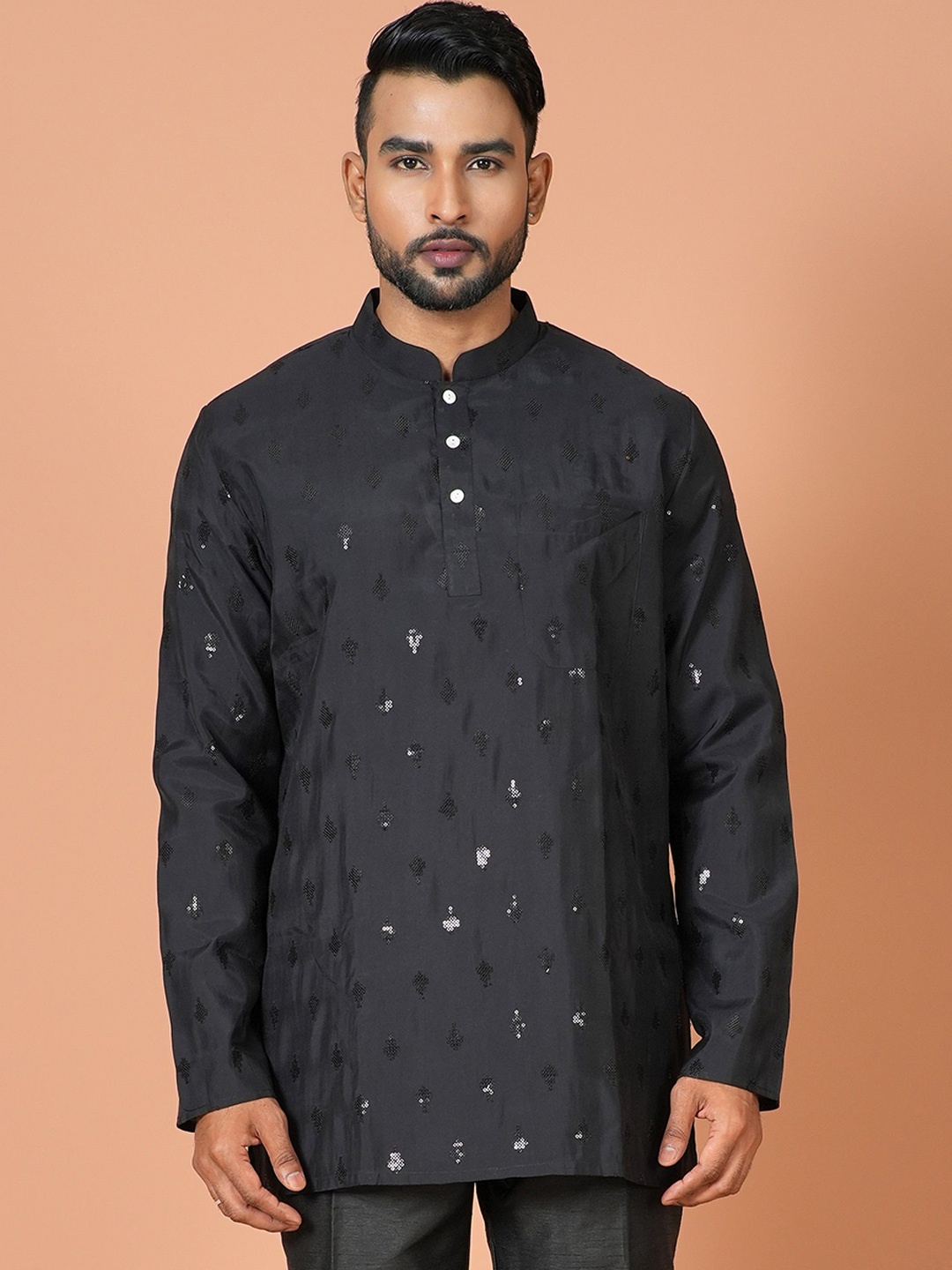 

Sayisha Geometric Sequin Embroidered Mandarin Collar Cotton Short Kurta, Black