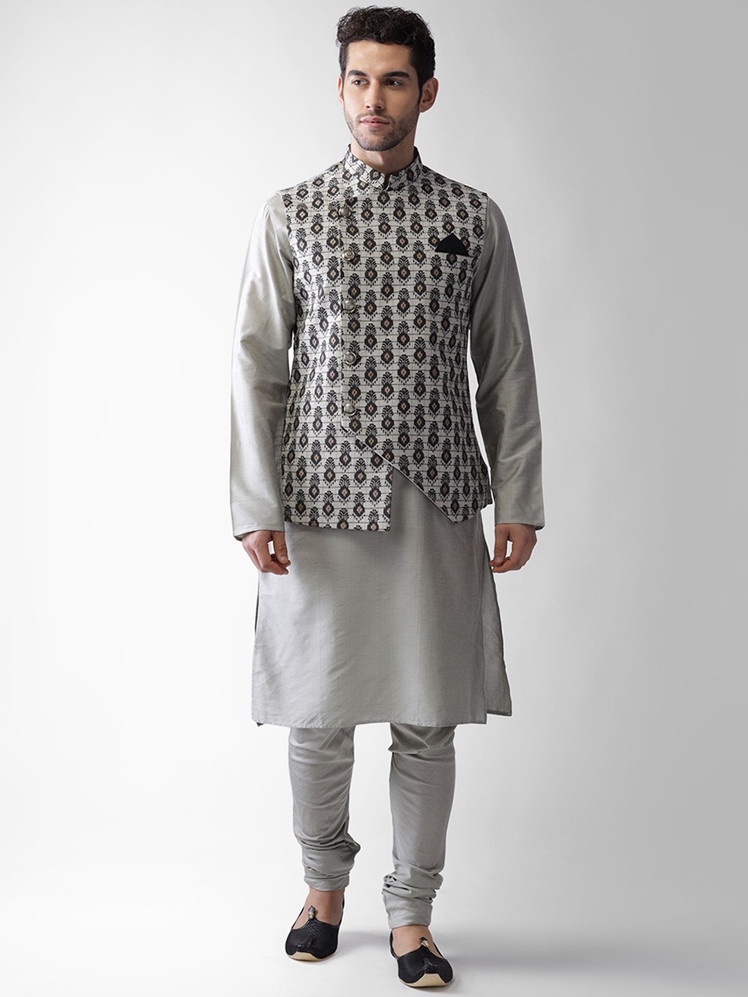 

Anouk Mandarin Collar Regular Straight Kurta with Churidar & Jacket, Grey