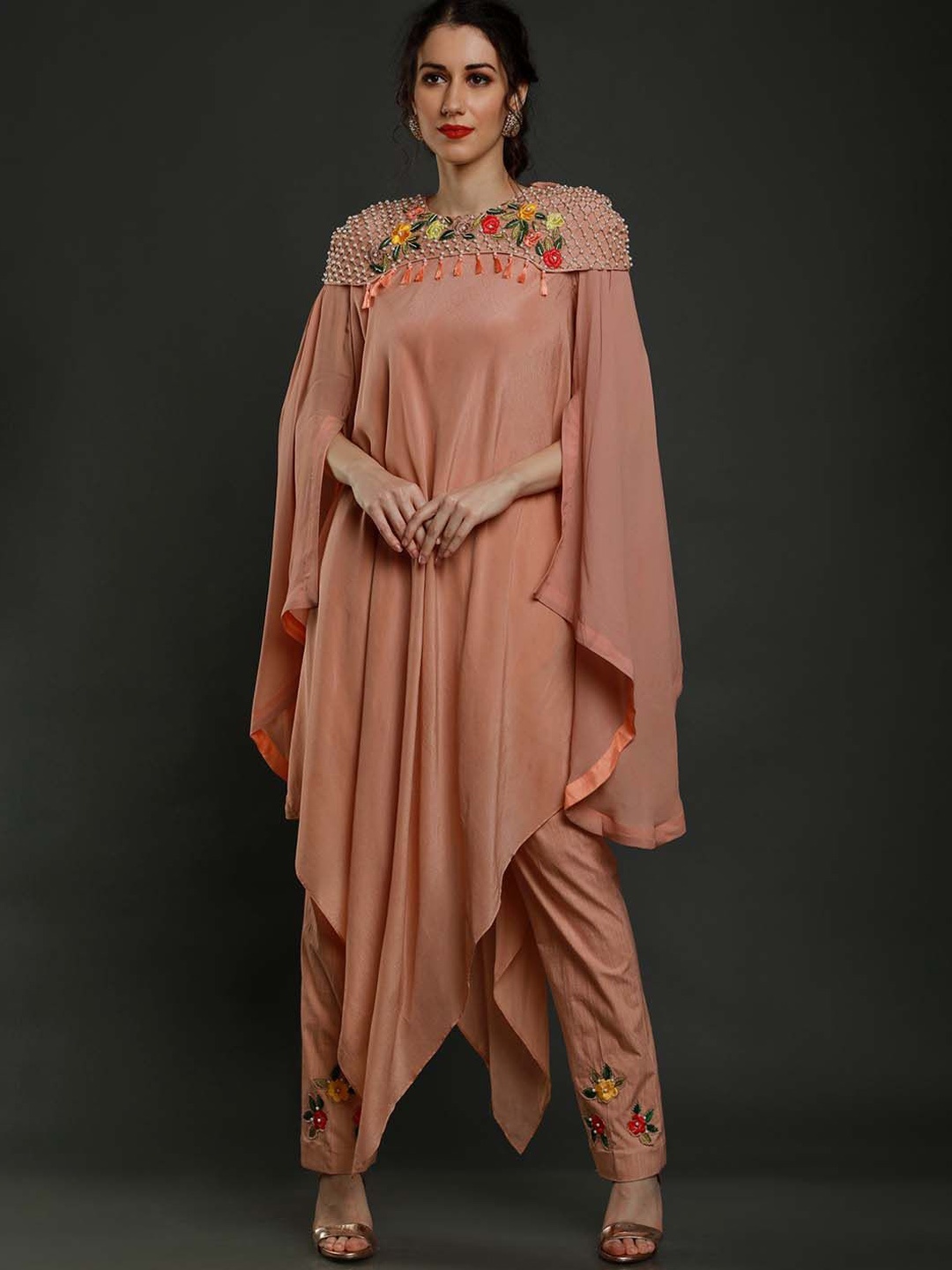 

Sejal Kamdar Myra Floral Embroidered Beads and Stones Asymmetric Kurta With Trousers, Peach
