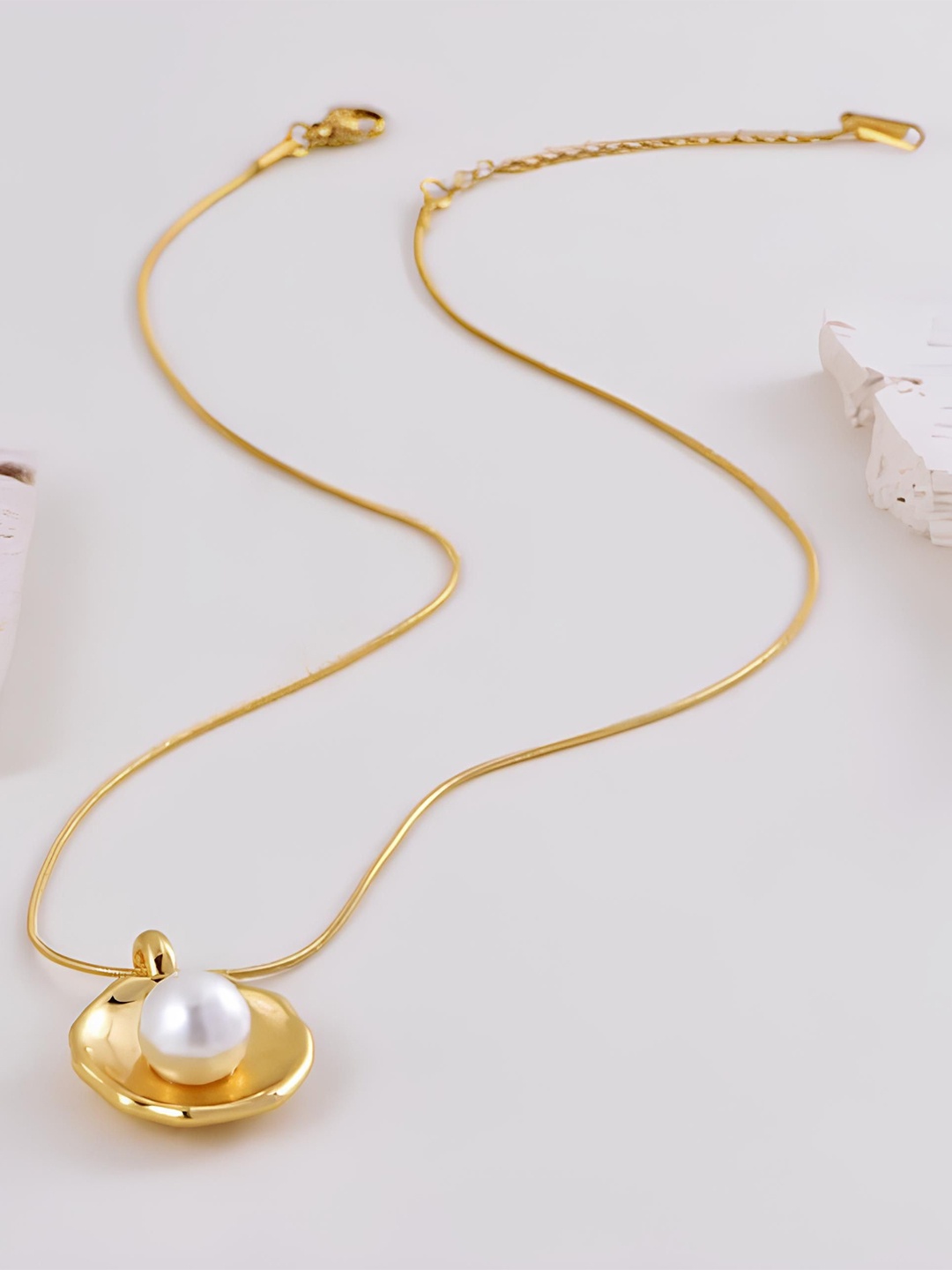 

KARISHMA KREATIONS Gold Plated Pearl Beaded Pendant with Chain
