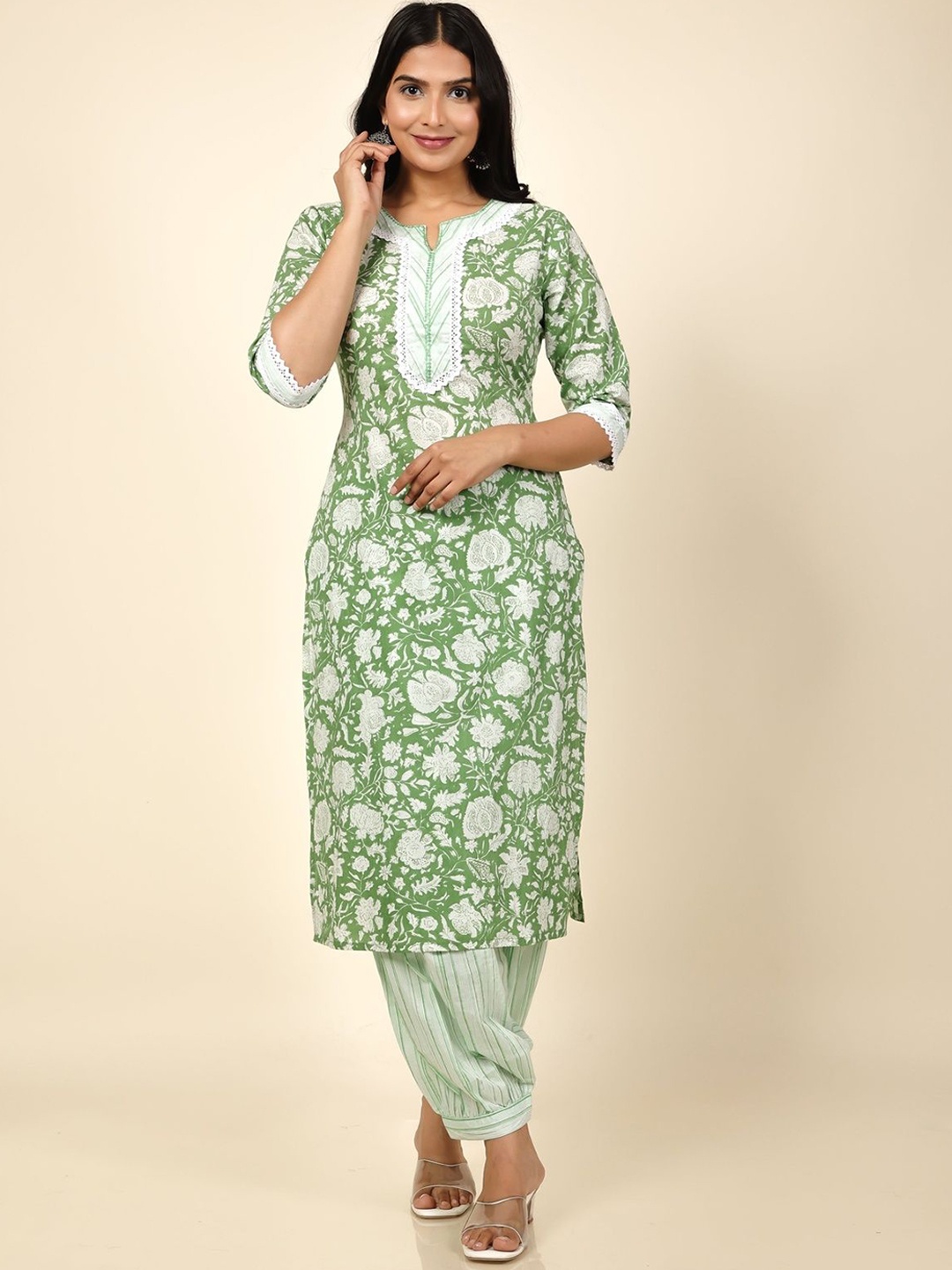 

Aramya Floral Printed Sequinned Pure Cotton Straight Kurta With Salwar, Green