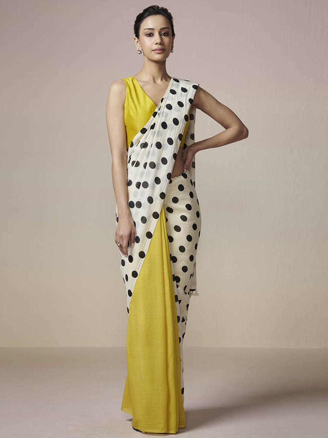 

Dressfolk Bird song Polka Dot Pure Cotton Saree, Yellow