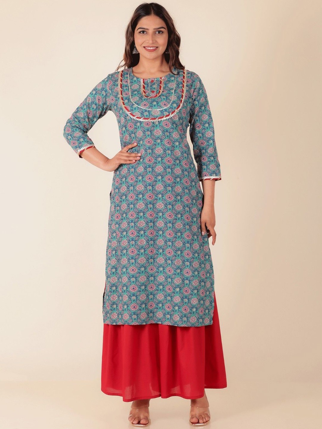 

Aramya Floral Printed Round Neck Gotta Patti Cotton Straight Kurta, Green