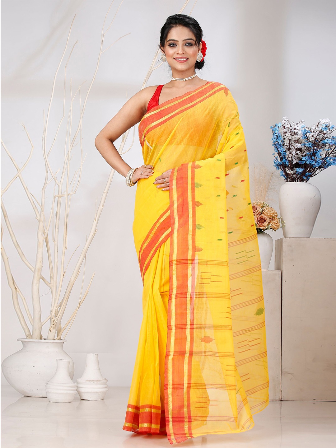 

DipDiya Woven Design Pure Cotton Taant Saree, Yellow