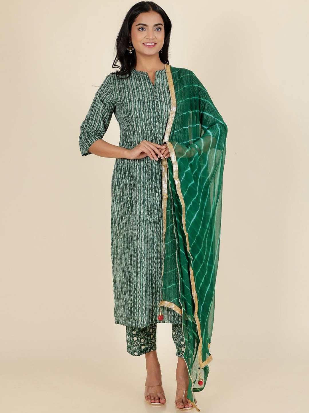 

Aramya Geometric Printed Mandarin Collar Straight Kurta, Green