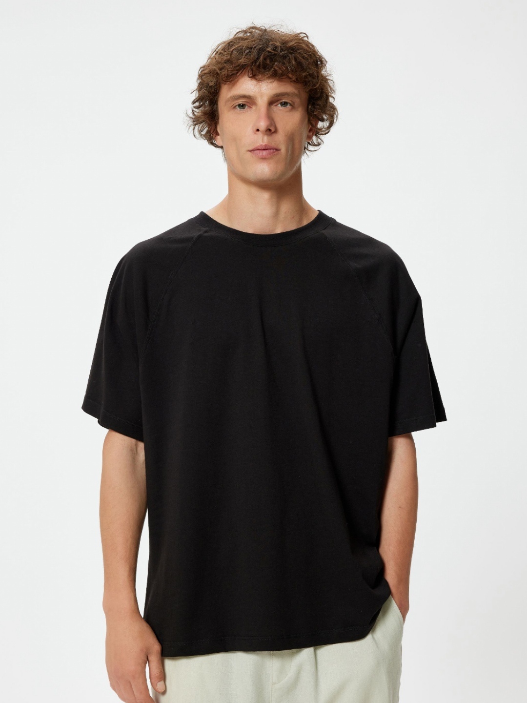 

Koton Men Pockets T-shirt, Black