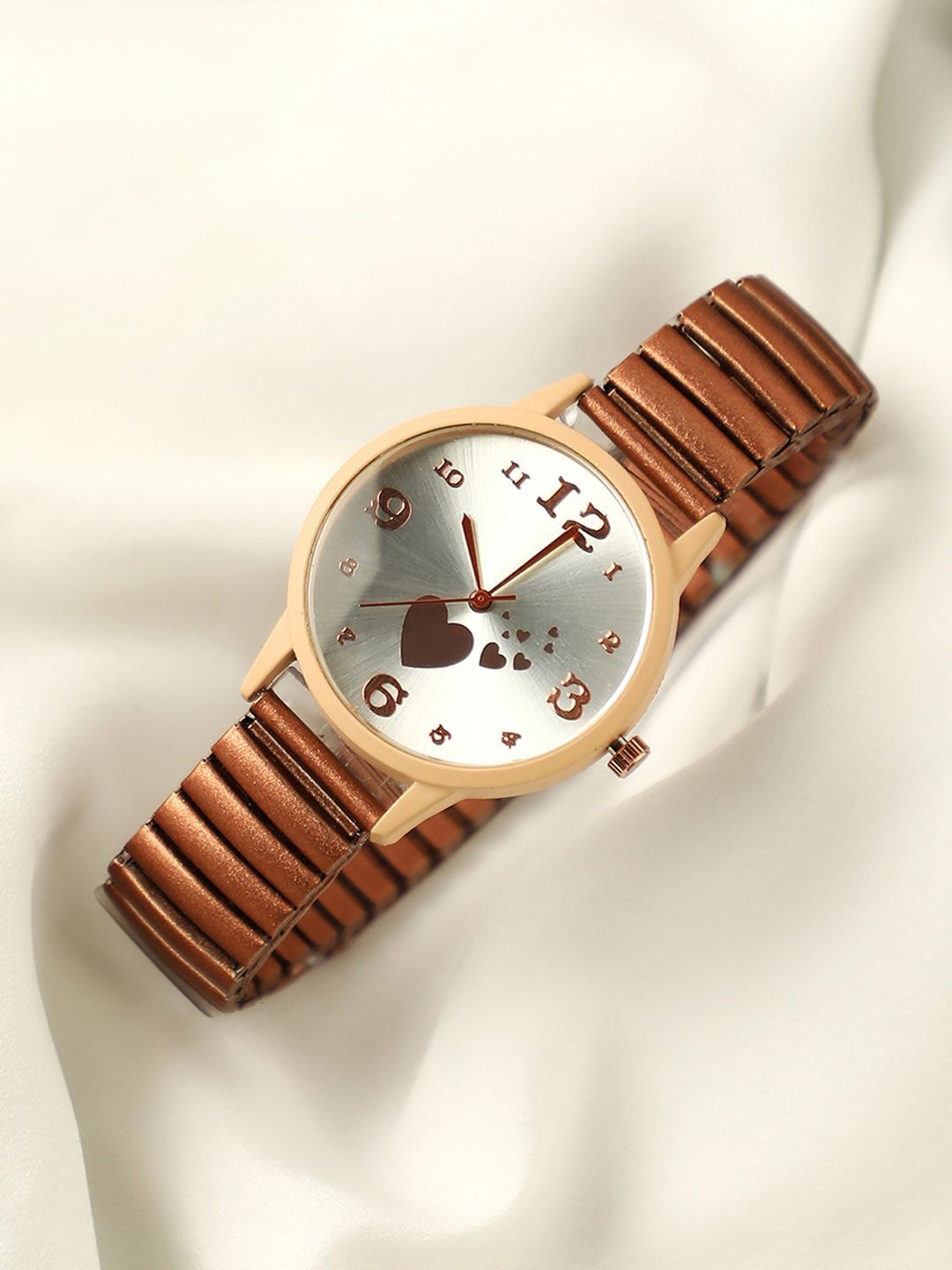 

HAUTE SAUCE by Campus Sutra Women Dial & Stainless Steel Bracelet Style Straps Analogue Watch AW24_HSWC1215, Bronze