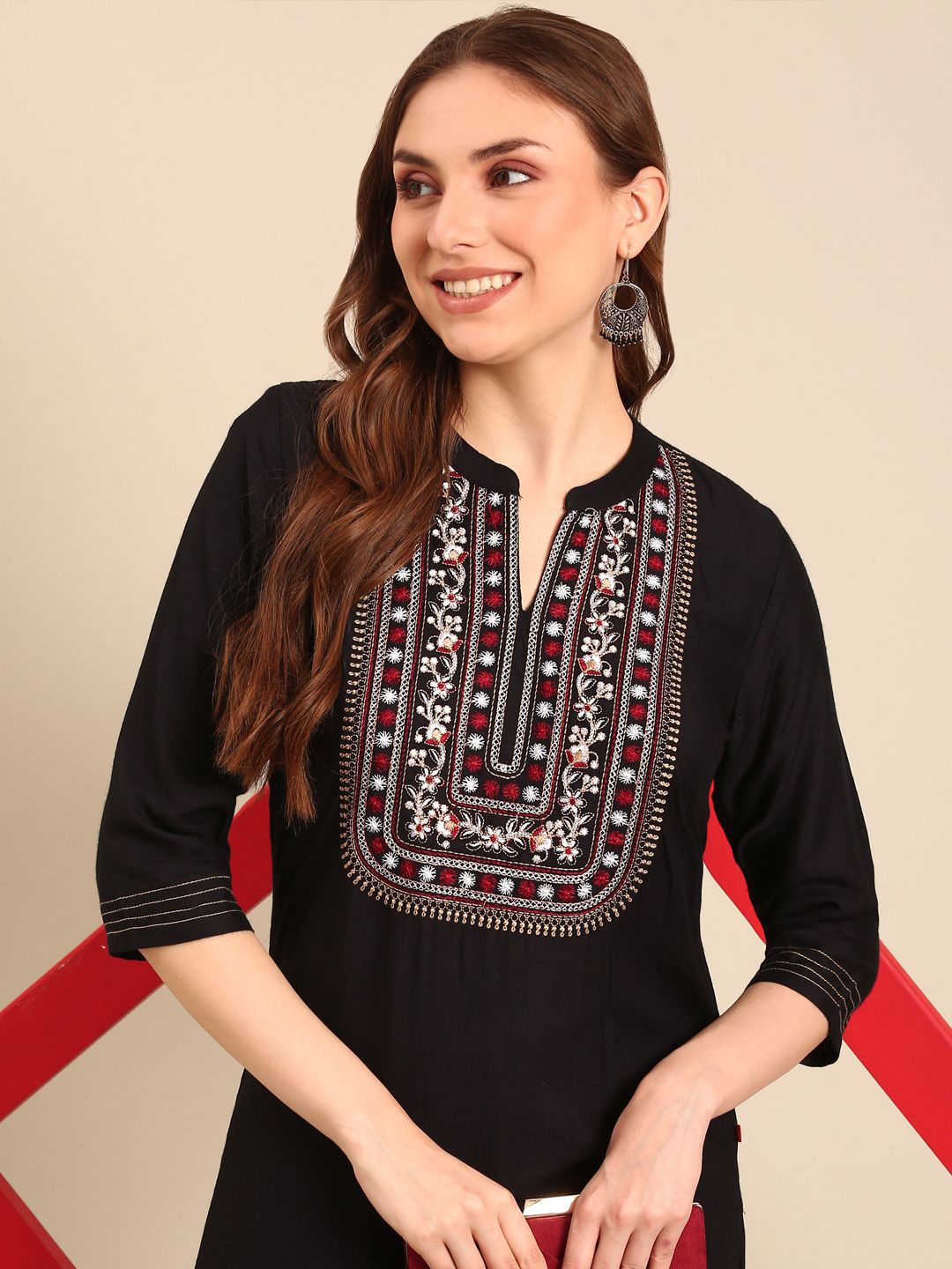 

Anouk Black Floral Embroidered Mandarin Collar Straight Kurta