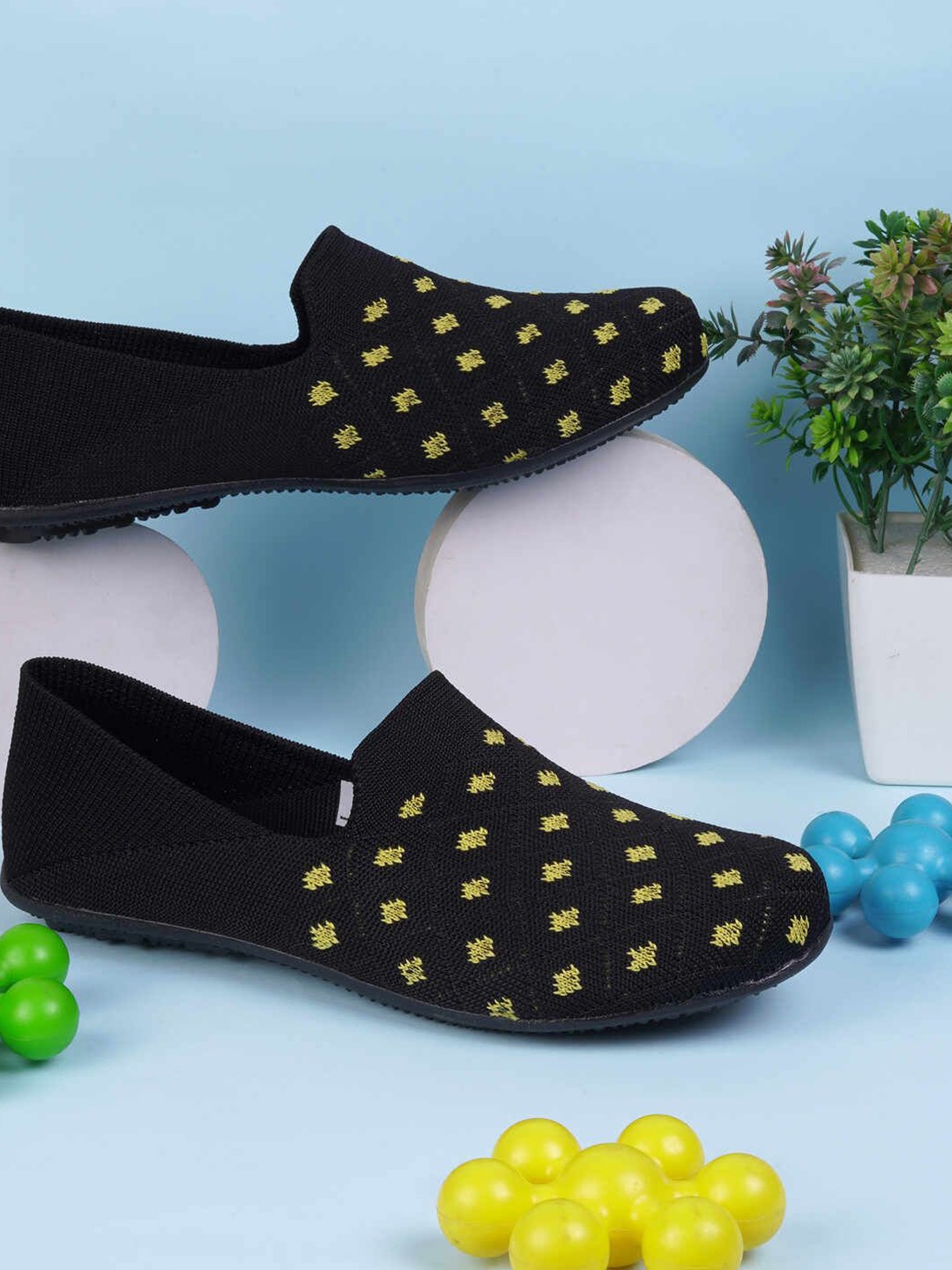 

WALKWAY by Metro Women Printed Slip-On Sneakers, Black
