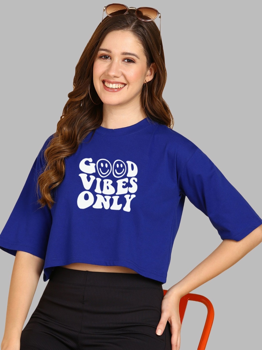 

Adyavastram Women Typography Colourblocked Applique T-shirt, Blue
