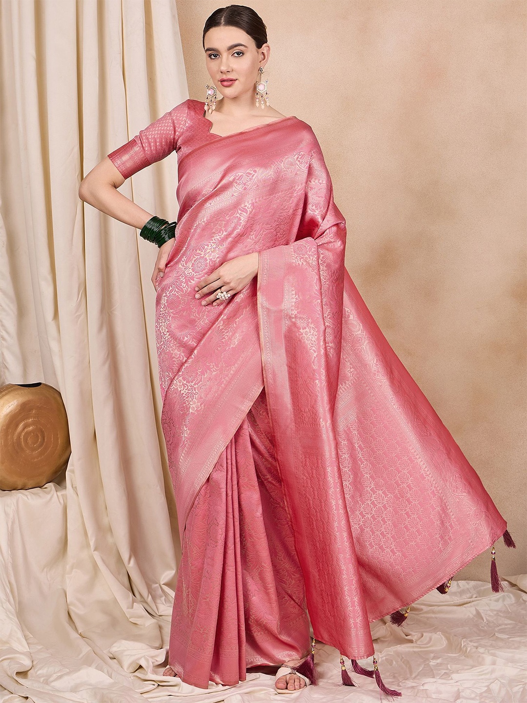 

KAVINDI Woven Design Zari Pure Silk Kanjeevaram Saree, Pink