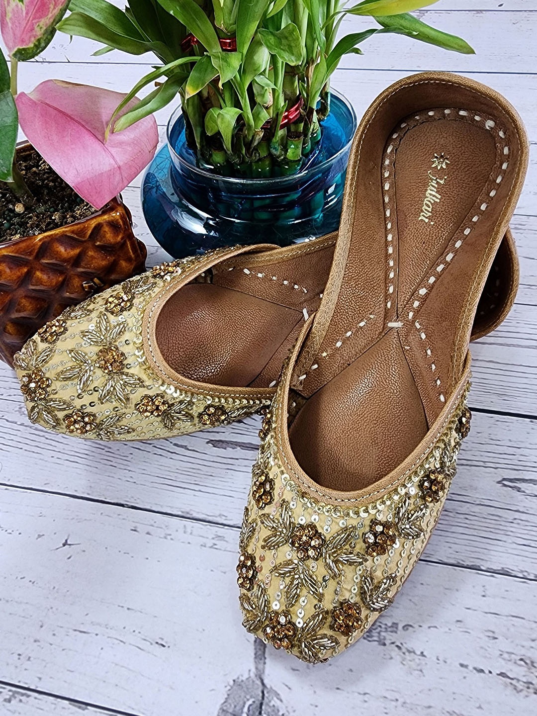 

Fulkari Women Embellished Ethnic Mojaris Flats, Khaki