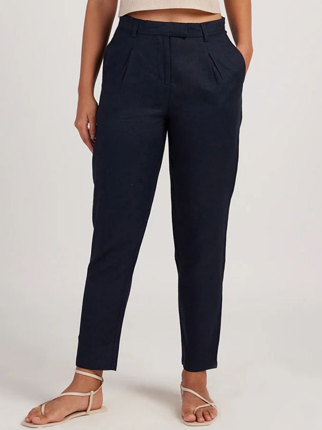 

Creatures of Habit Women Linen Pleated Trousers, Navy blue