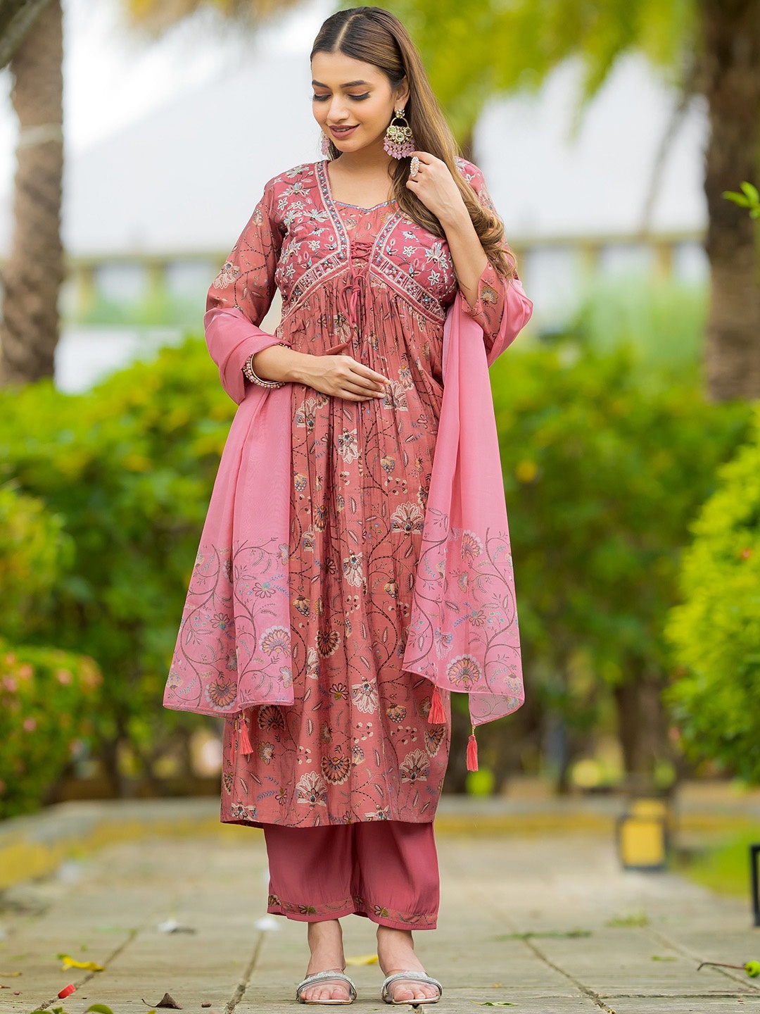 

MITTOO Women Floral Embroidered Regular Kurta with Trousers & With Dupatta, Pink