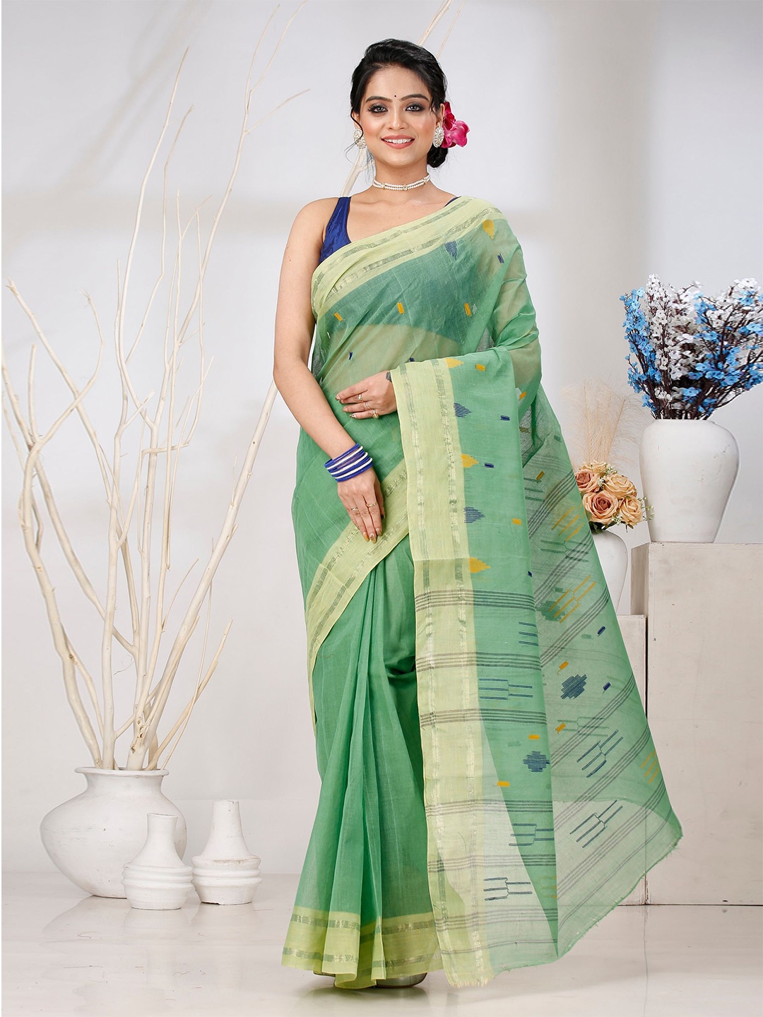 

DipDiya Woven Design Pure Cotton Taant Saree, Green