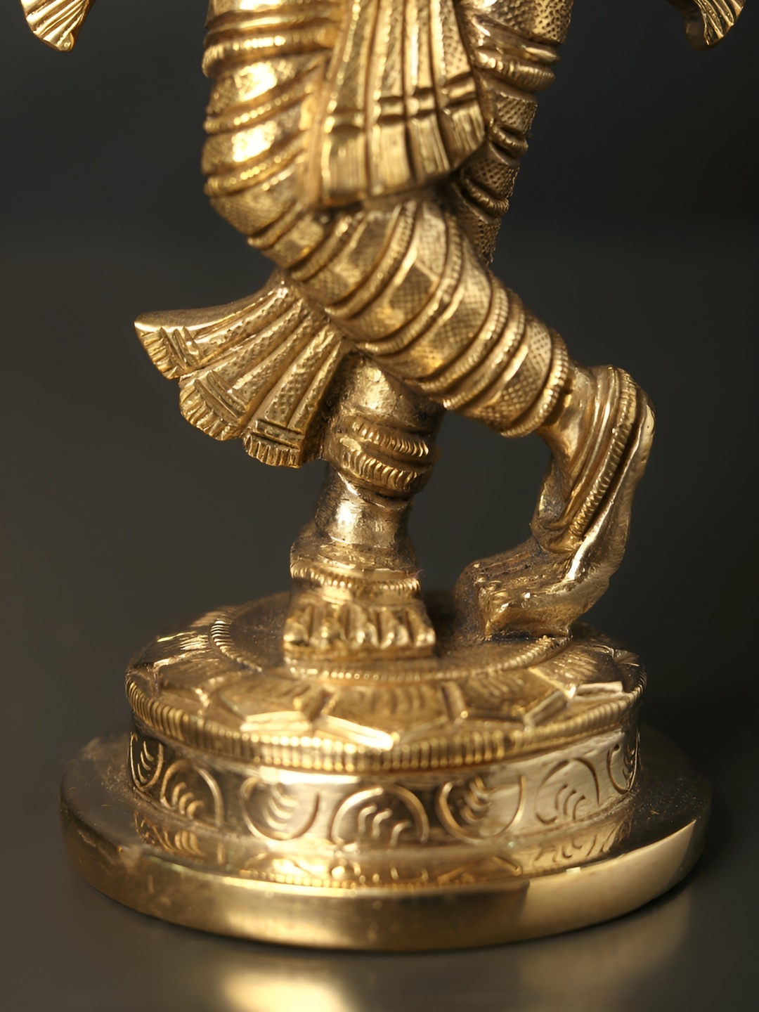 

Exotic India Gold-Toned Religious Idol Showpiece
