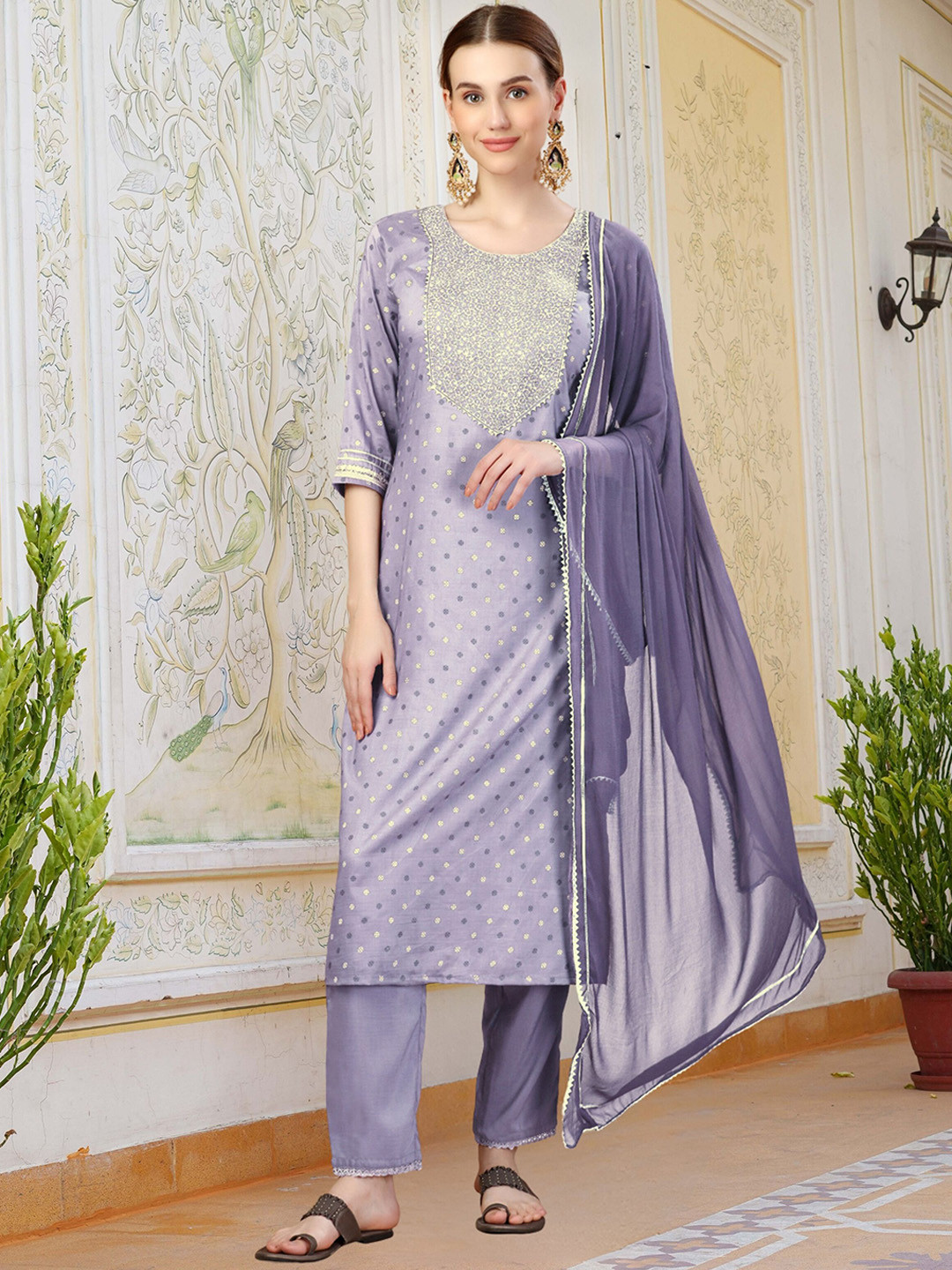 

MAGMINA Floral Printed Sequinned Straight Kurta with Trousers & With Dupatta, Lavender