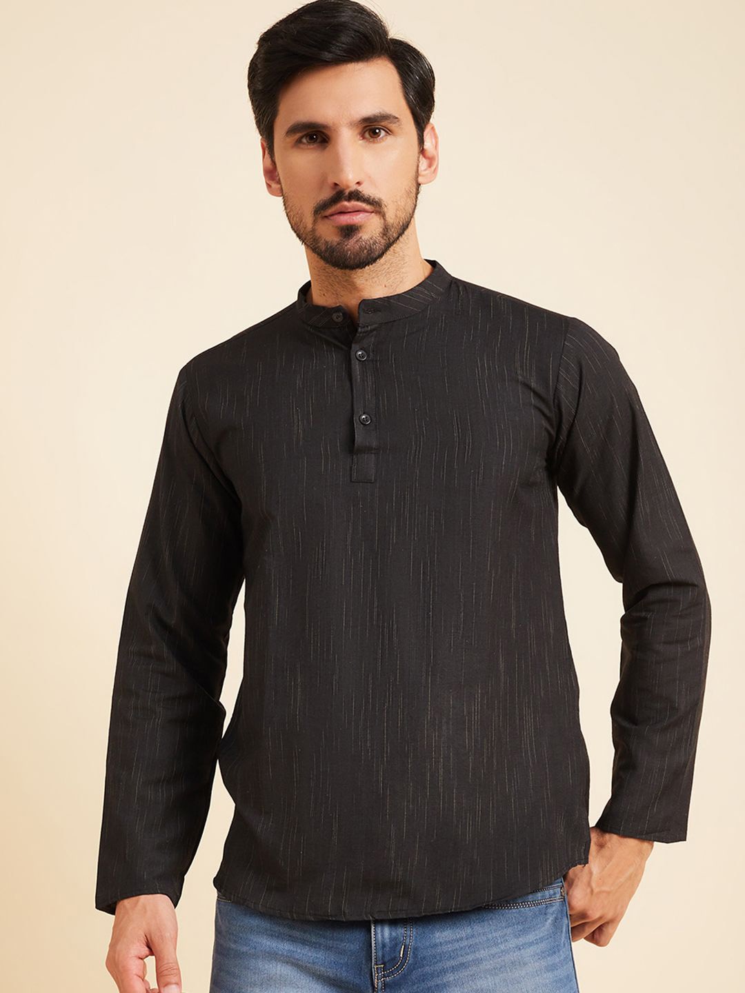 

Sangria Striped Mandarin Collar Straight Pure Cotton Short Kurta, Black