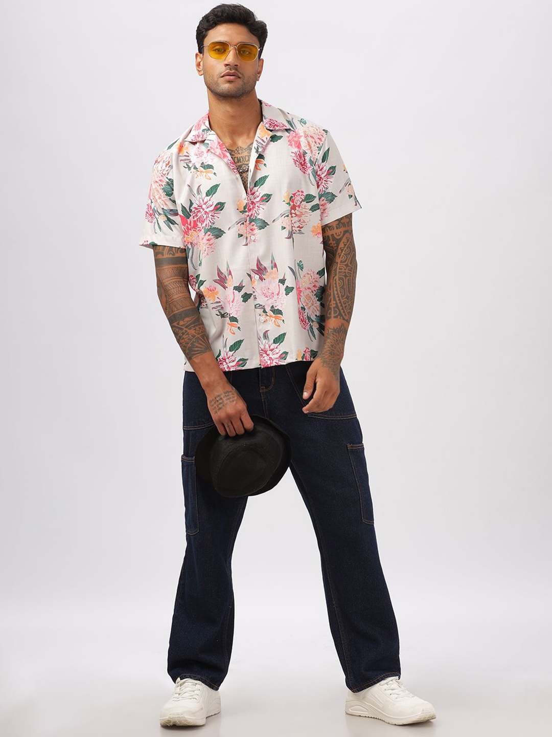 

Vestirio Men Relaxed Spread Collar Floral Printed Relaxed Fit Casual Shirt, Cream