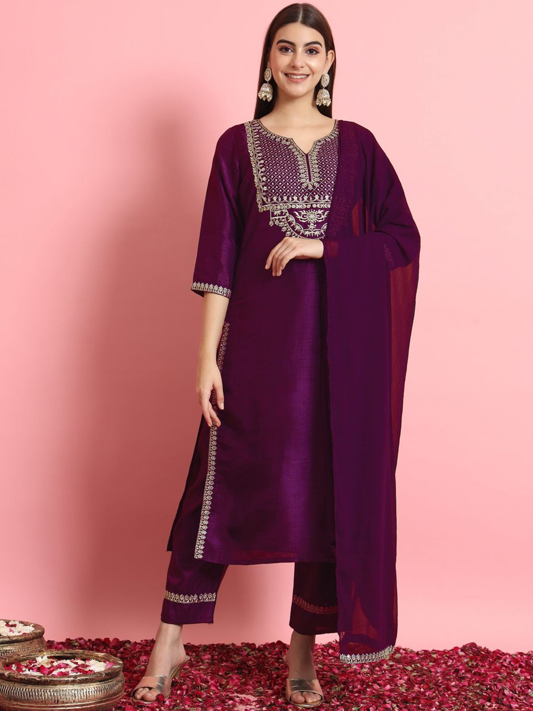 

VredeVogel Embroidered Regular Thread Work Straight Kurta with Trousers & Dupatta, Purple