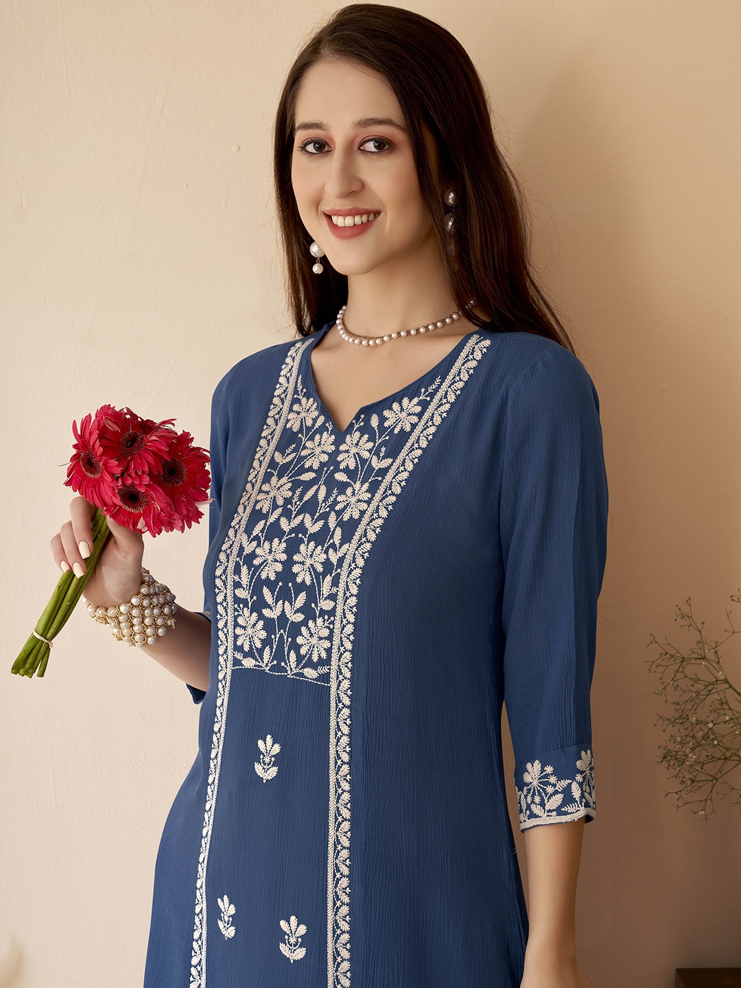 

Anouk Blue Floral Embroidered V-Neck Straight Kurta