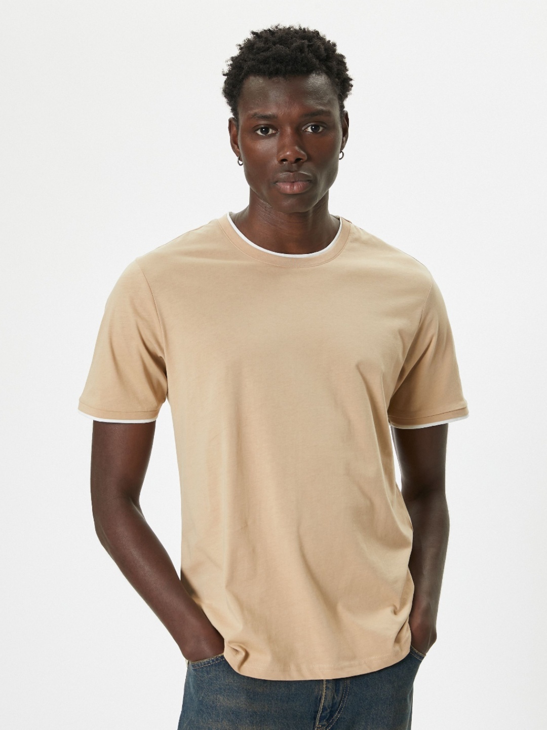 

Koton Men V-Neck Pockets T-shirt, Beige