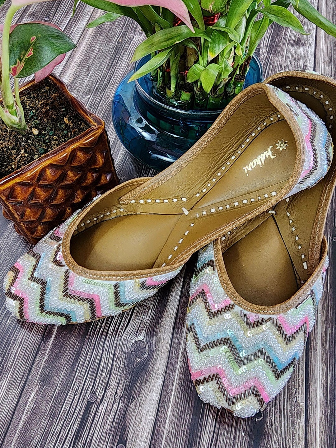 

Fulkari Women Leather Embellished Ethnic Mojaris Flats, White