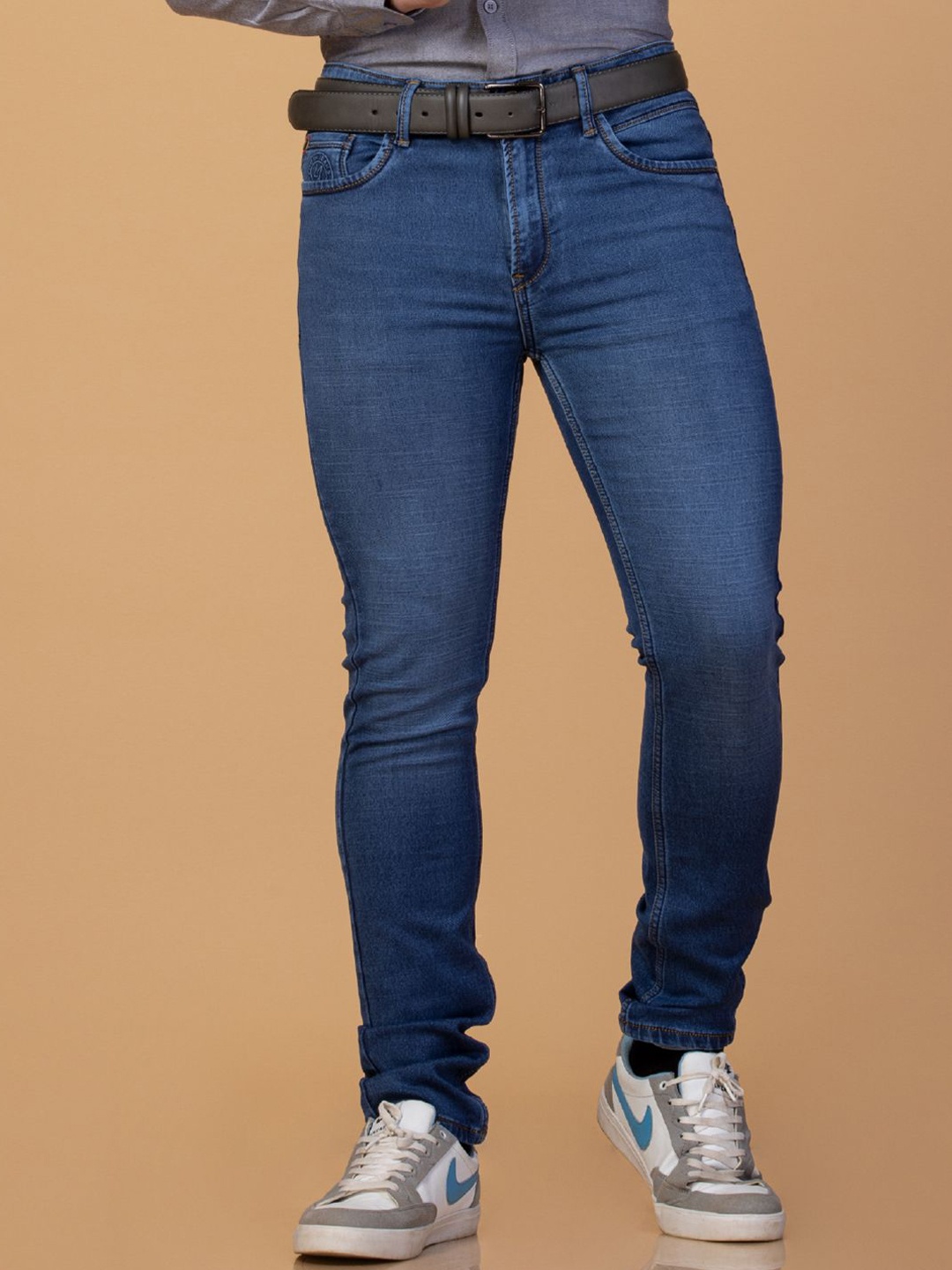 

Berkshire Men Smart Slim Fit Light Fade Stretchable Jeans, Blue