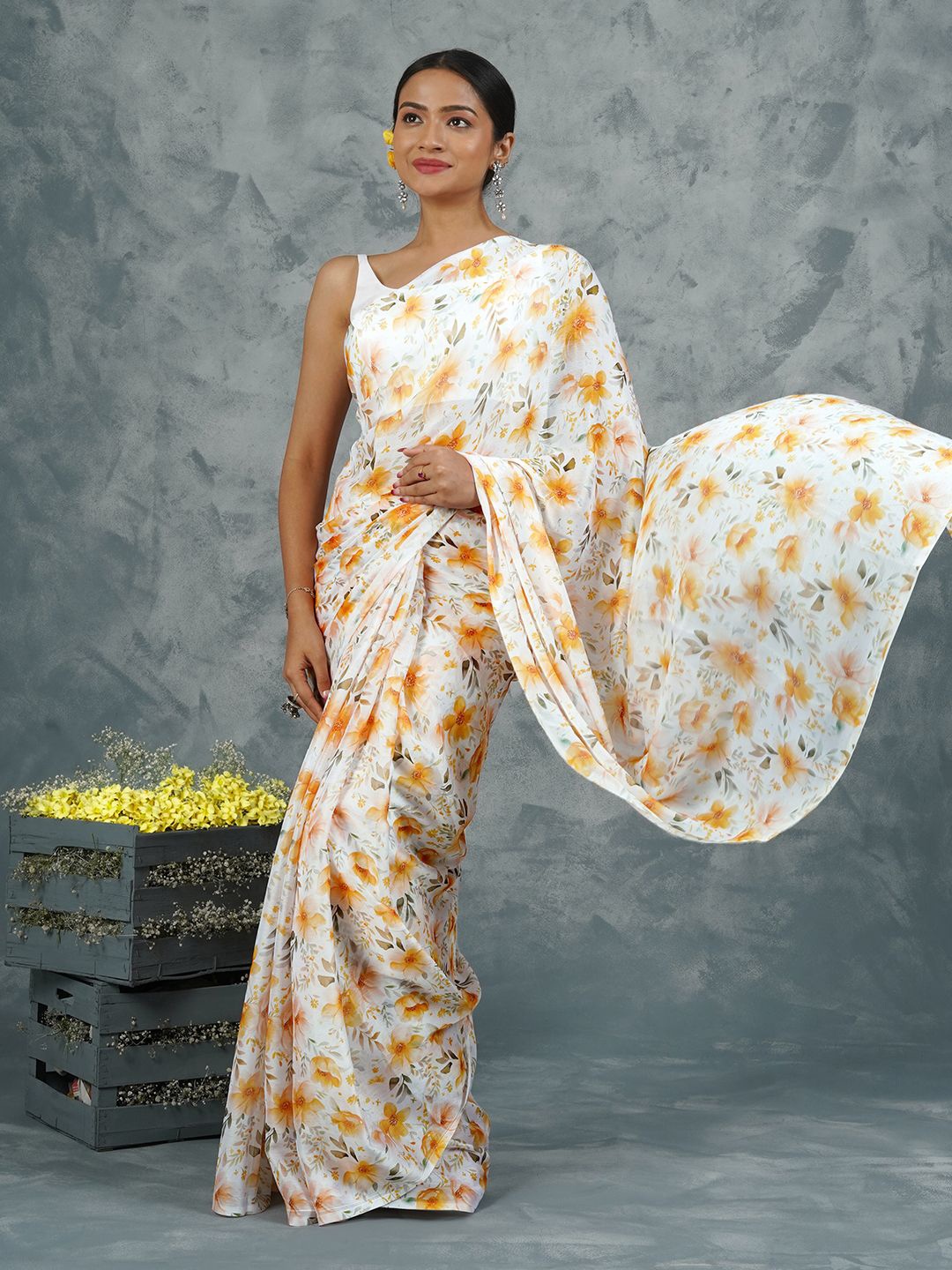 

TEEJH Floral Printed Saree With Blouse Piece, White