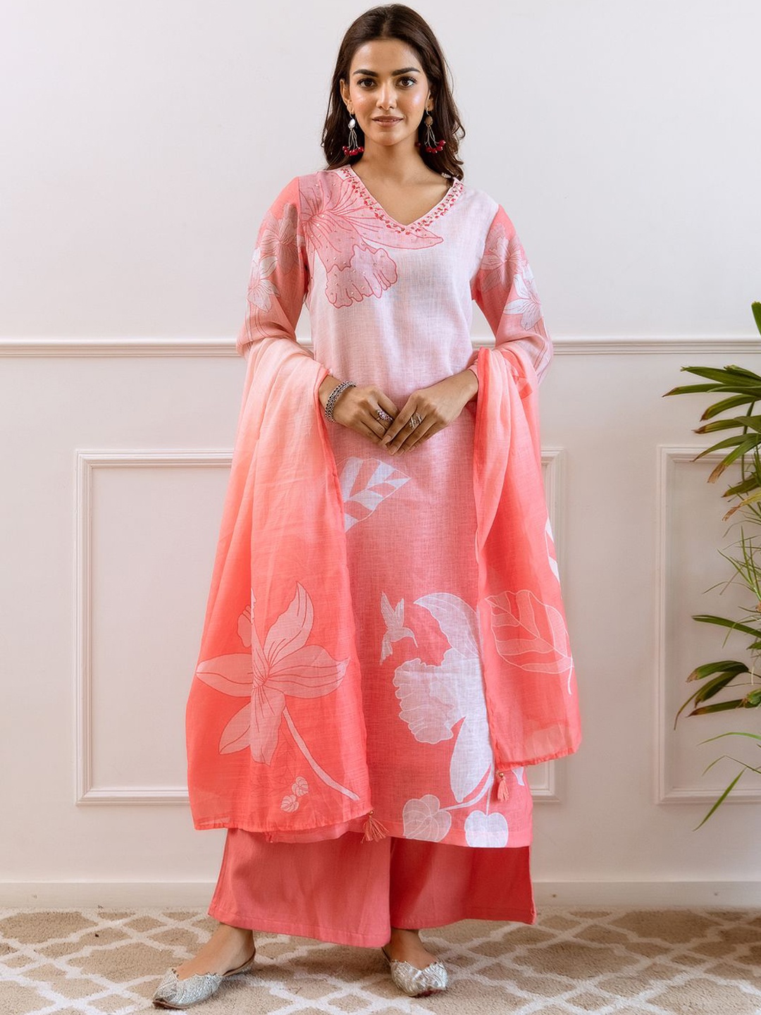 

FILO HEVIS Floral Printed V-Neck Linen Straight Kurta With Palazzos & Dupatta, Pink