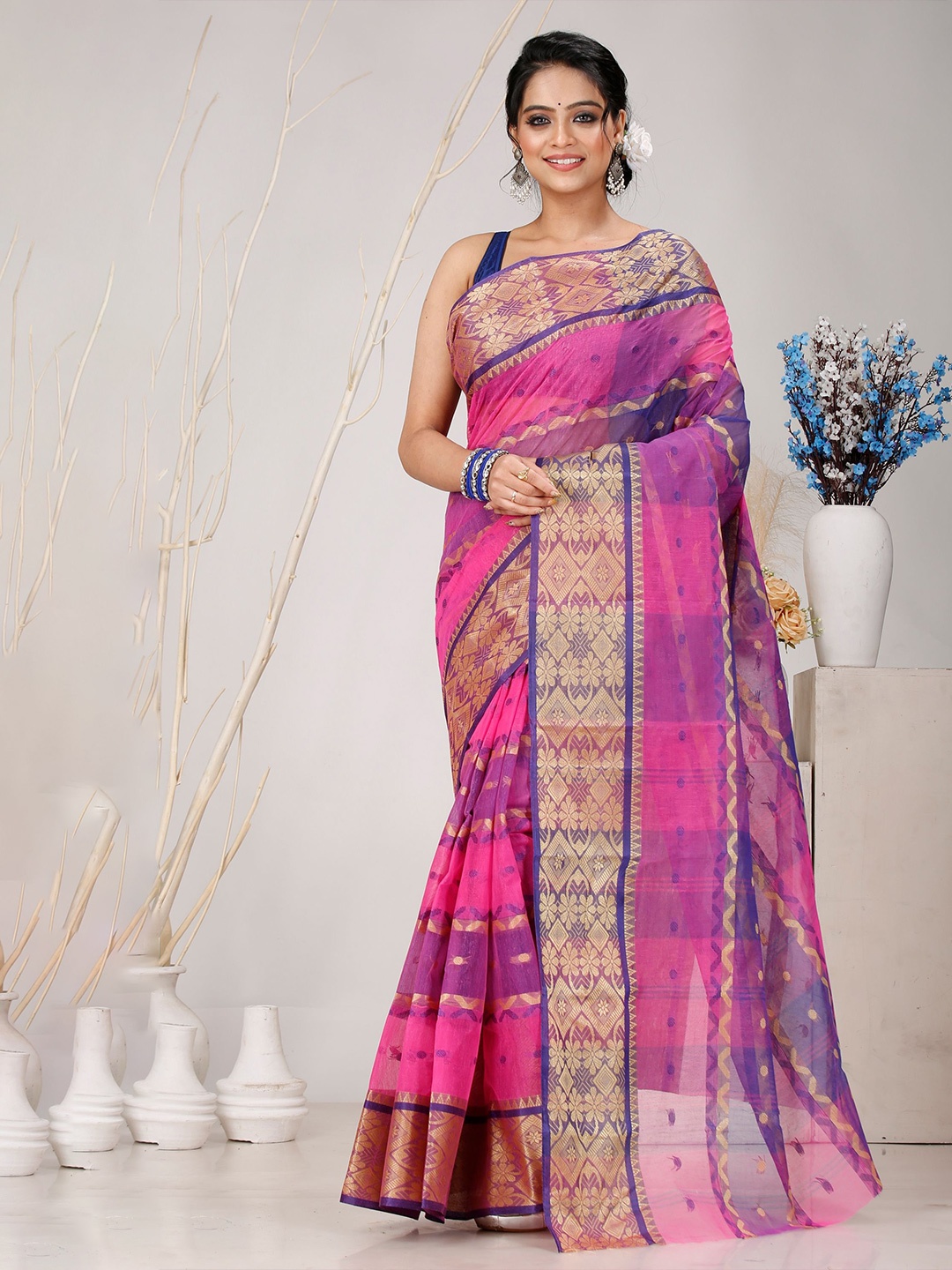 

DipDiya Woven Design Zari Pure Cotton Taant Saree, Pink