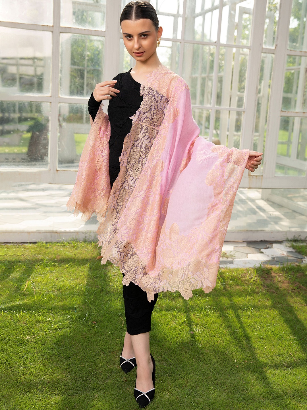 

MODARTA Floral Woven Design Shawl, Pink