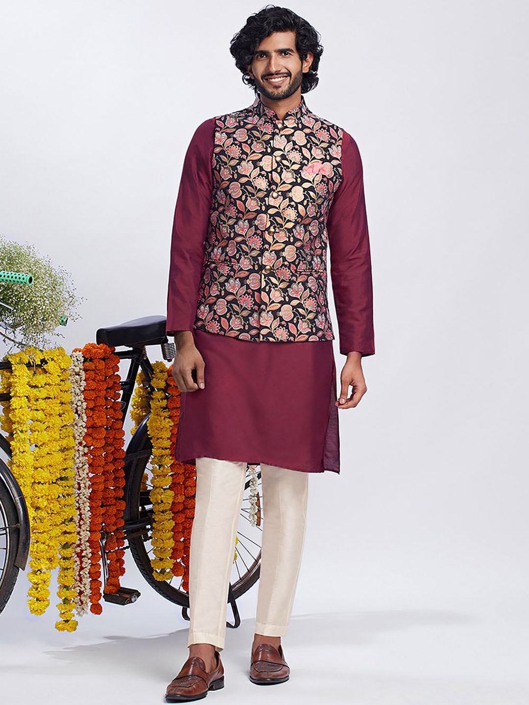 

Anouk Ethnic Motifs Printed Regular Straight Kurta with Trousers, Black