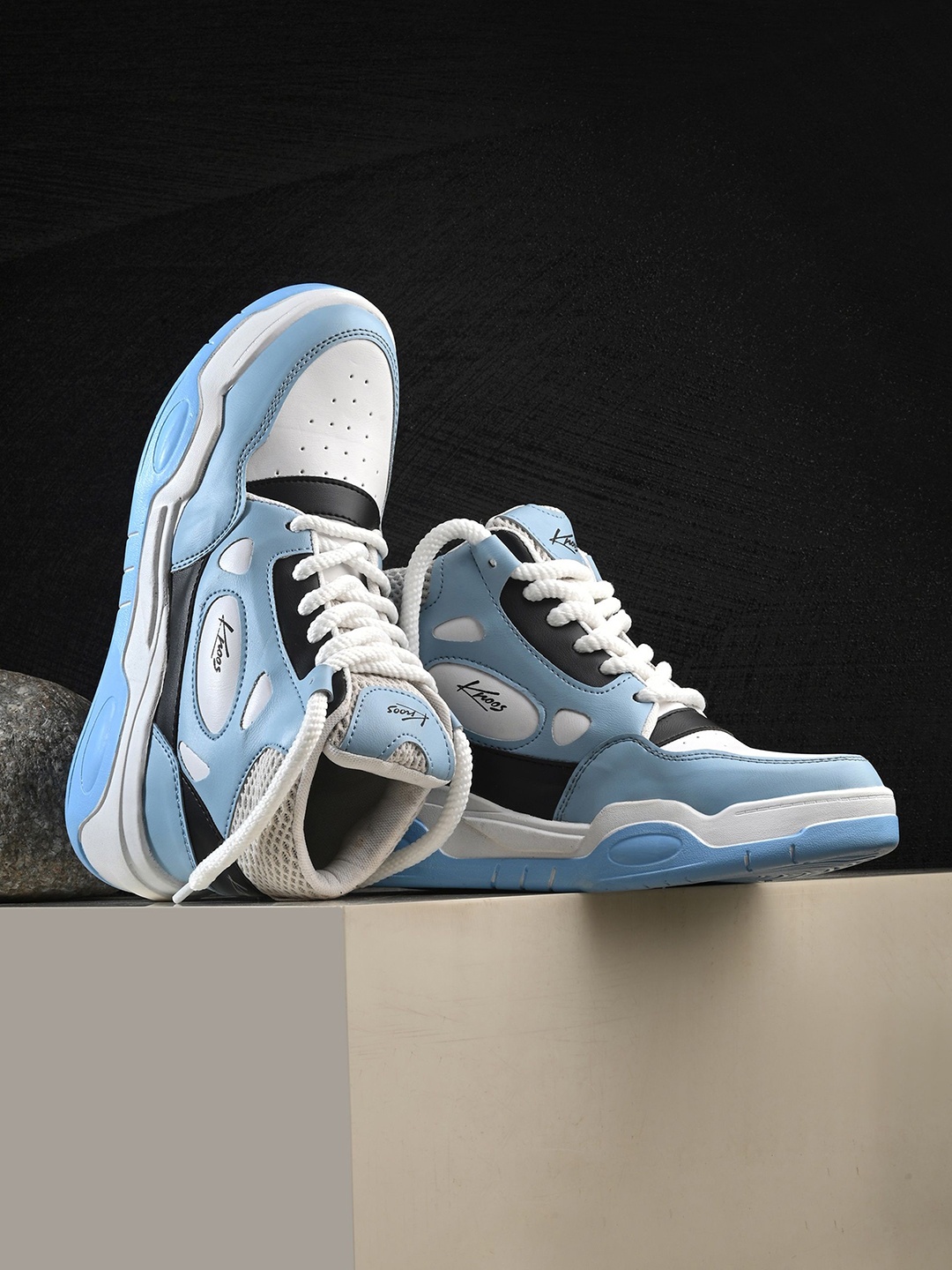 

knoos Men Colourblocked Lightweight High-Top Lace-Ups Sneakers, Blue
