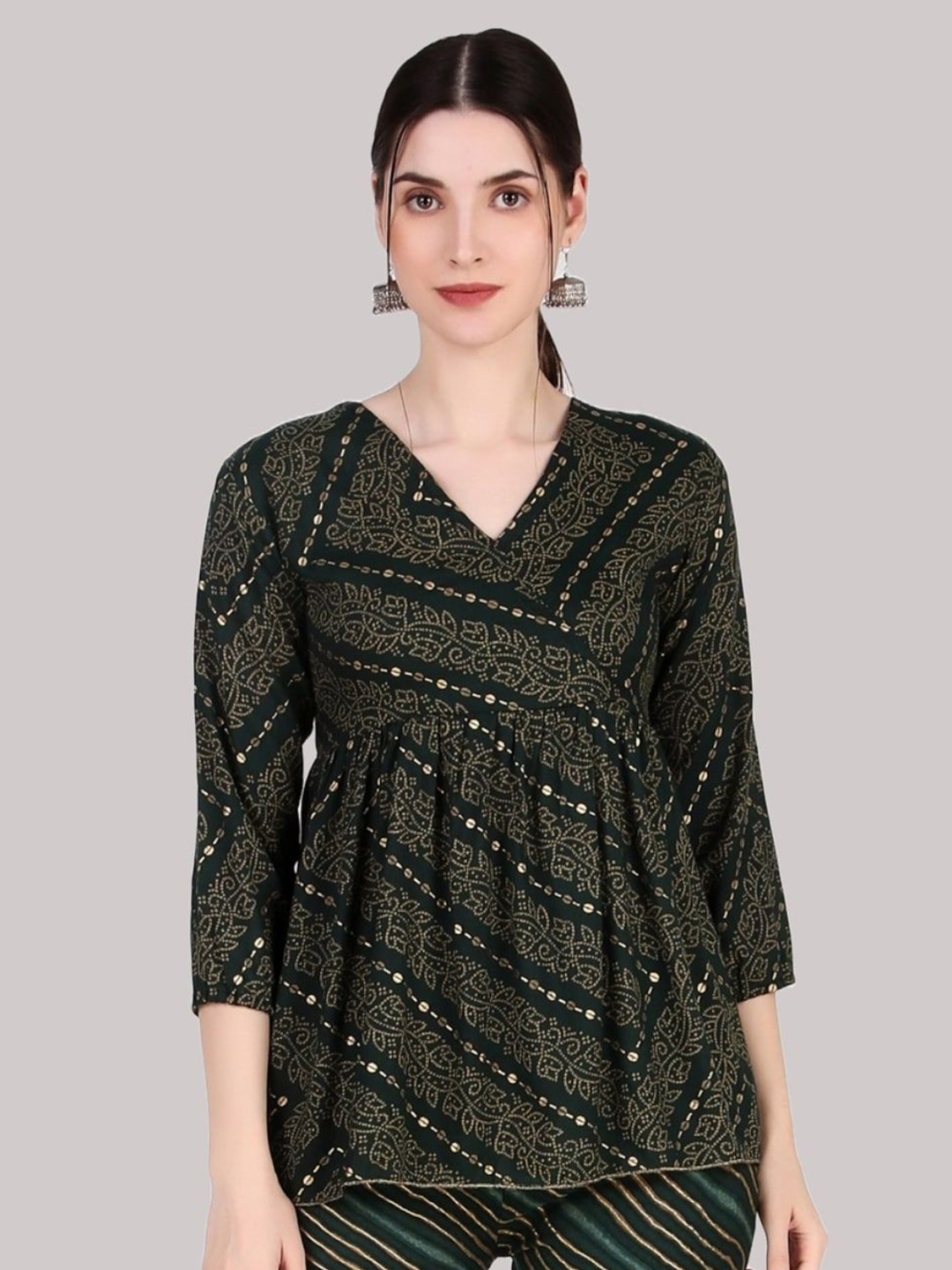 

FNOCKS Women Ethnic Printed V-Neck Cotton Top, Green