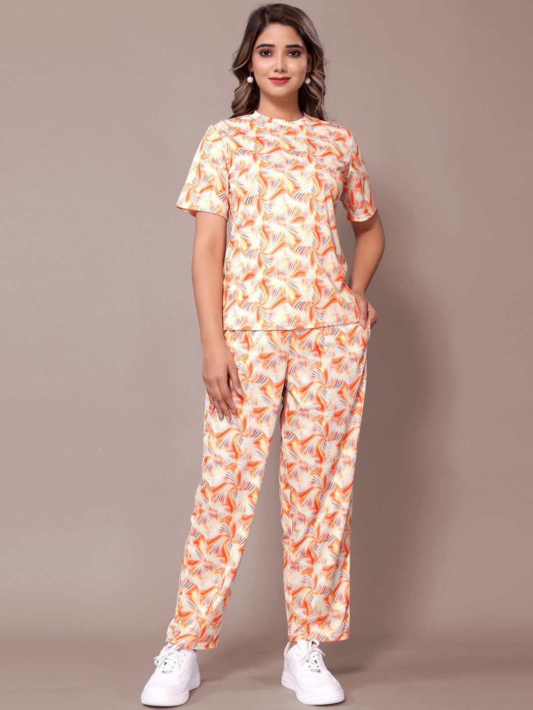 

Siya Fashion Printed T-Shirt & Trousers, Orange