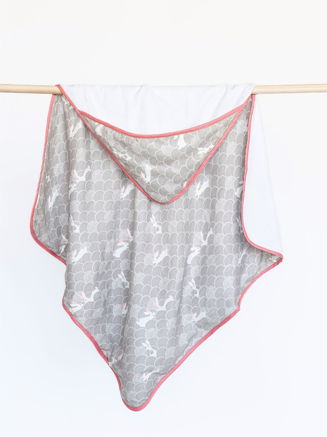 

cocoon care Black & Peach-Coloured 1 Printed Bamboo 350 GSM Bath Towel