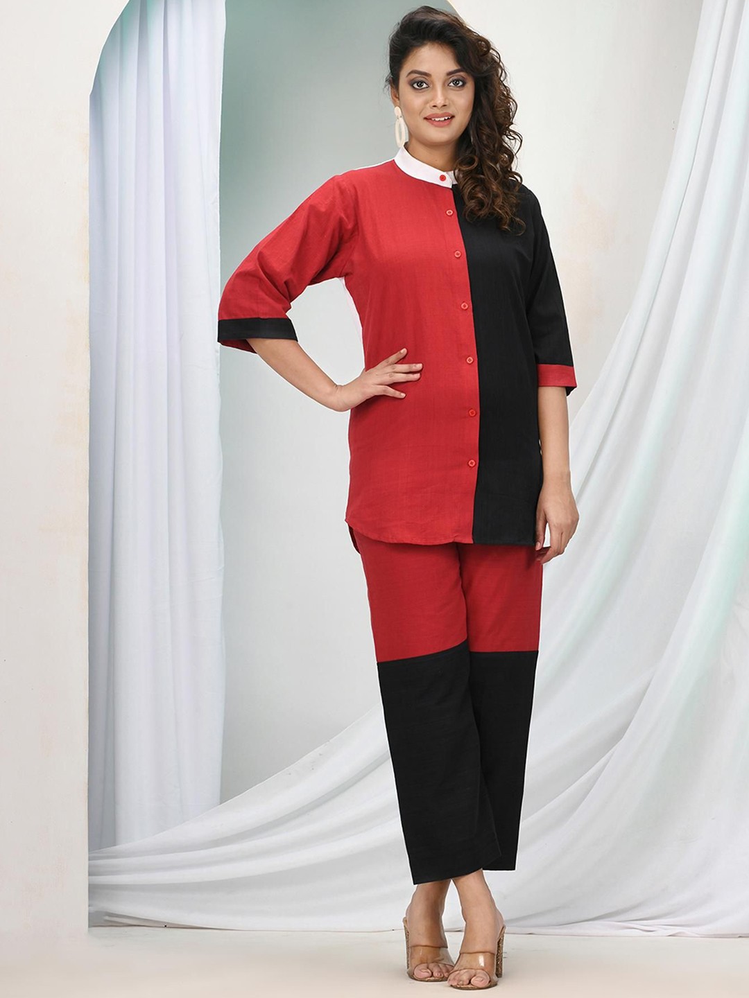 

Angoshobha Colourblocked Band Collar Pure Cotton Straight Kurta With Palazzos, Maroon
