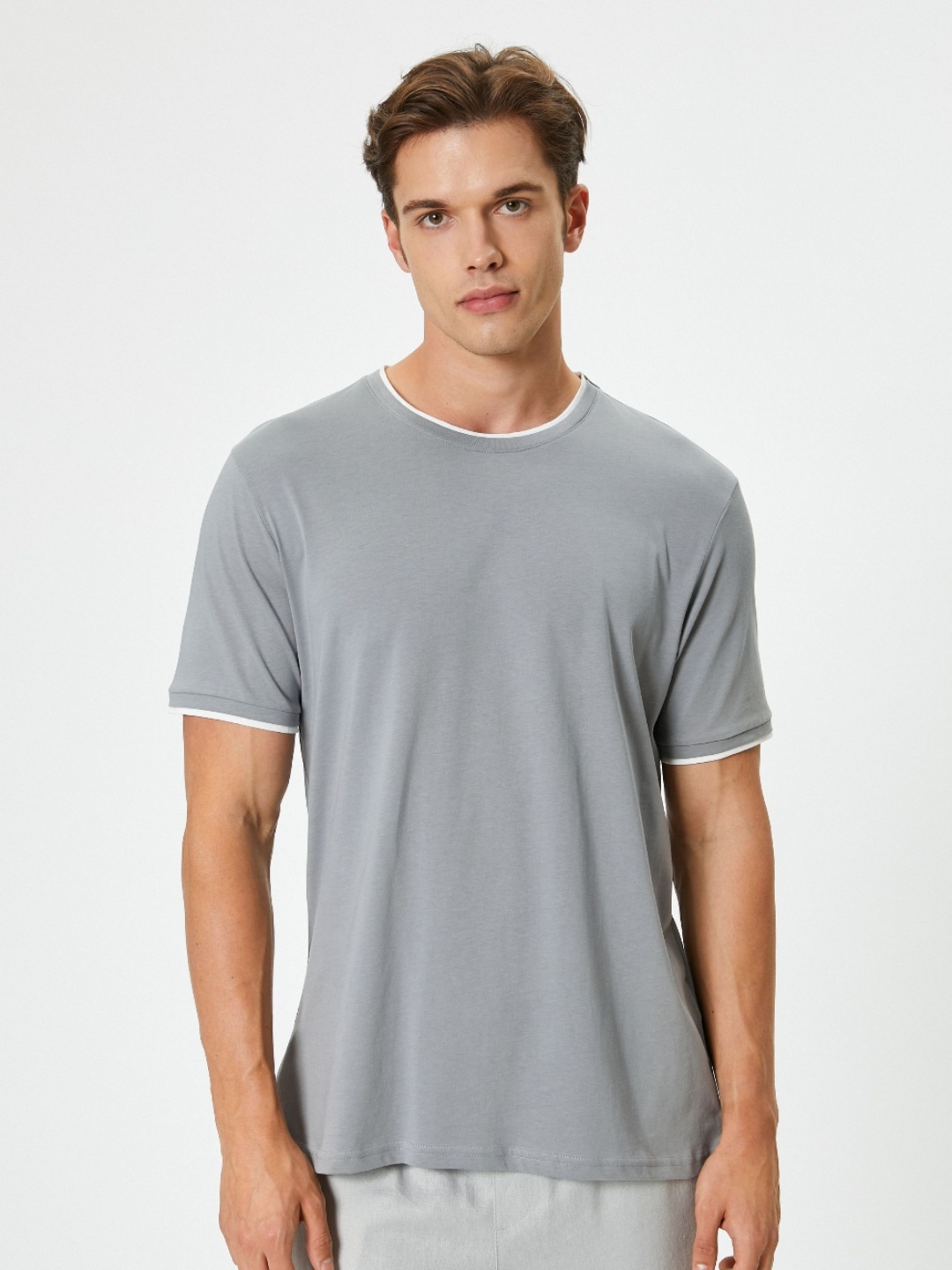 

Koton Men Polo Collar Raw Edge T-shirt, Grey