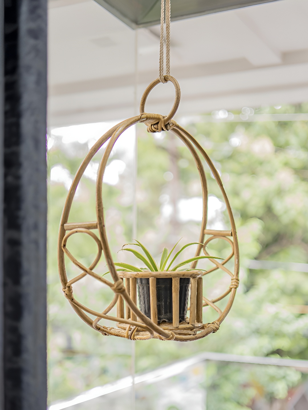 

AJAARA Beige Textured Classic Rattan Hanging Planter