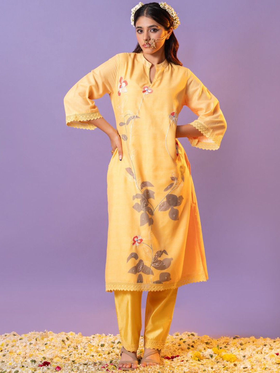 

HEEPOSH Floral Embroidered Mandarin Collar Straight Kurta with Trousers & Dupatta, Yellow