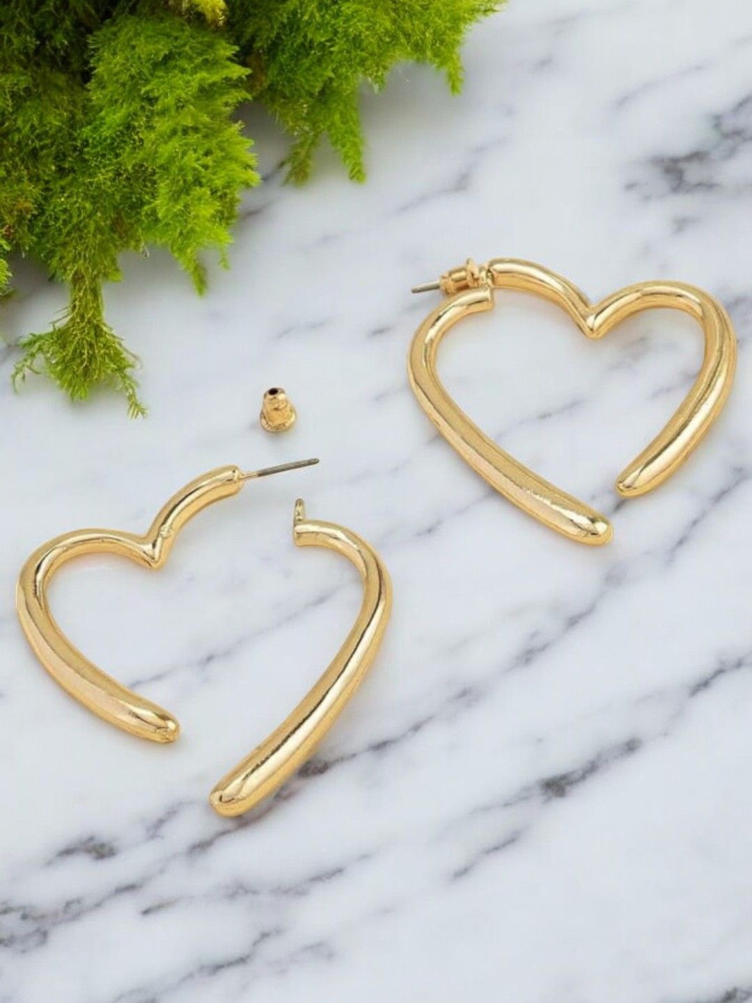 

OOMPH Heart Shaped Half Hoop Earrings, Gold