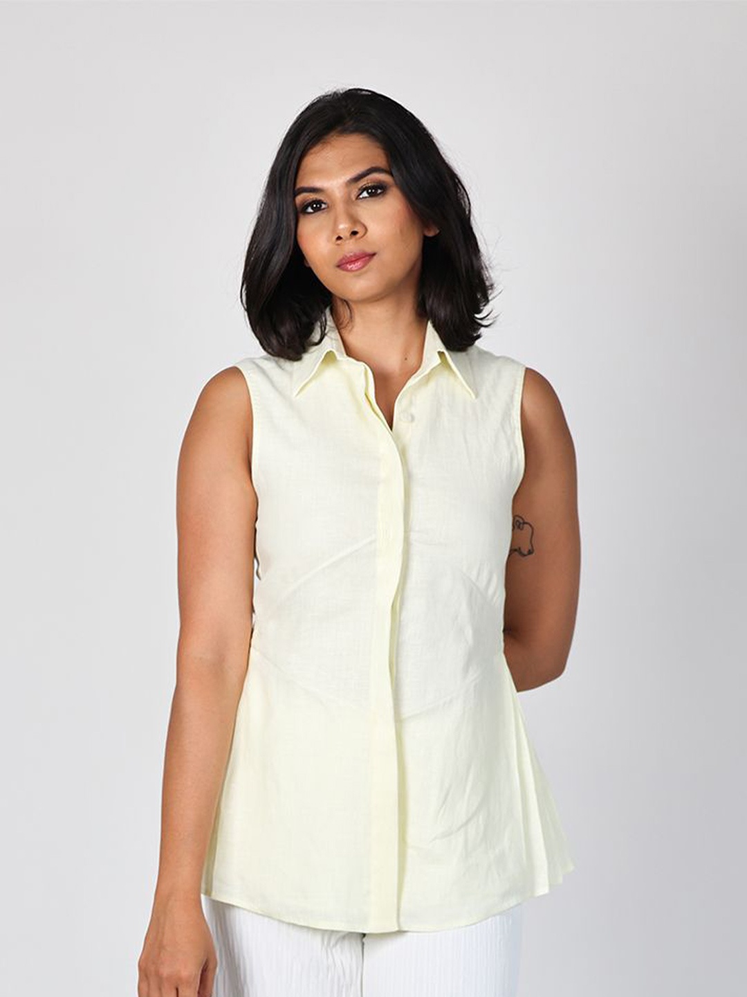 

Arya Giri Women Spread Collar Solid Linen Tailored Fit Casual Shirt, Yellow