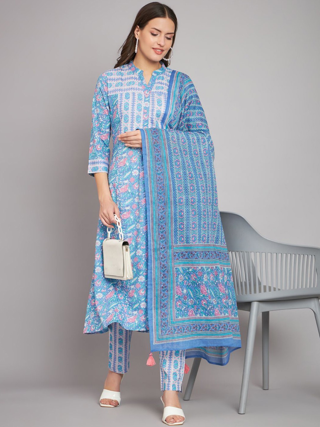 

Anouk Blue Floral Printed Mandarin Collar Pure Cotton Straight Kurta & Trousers & Dupatta