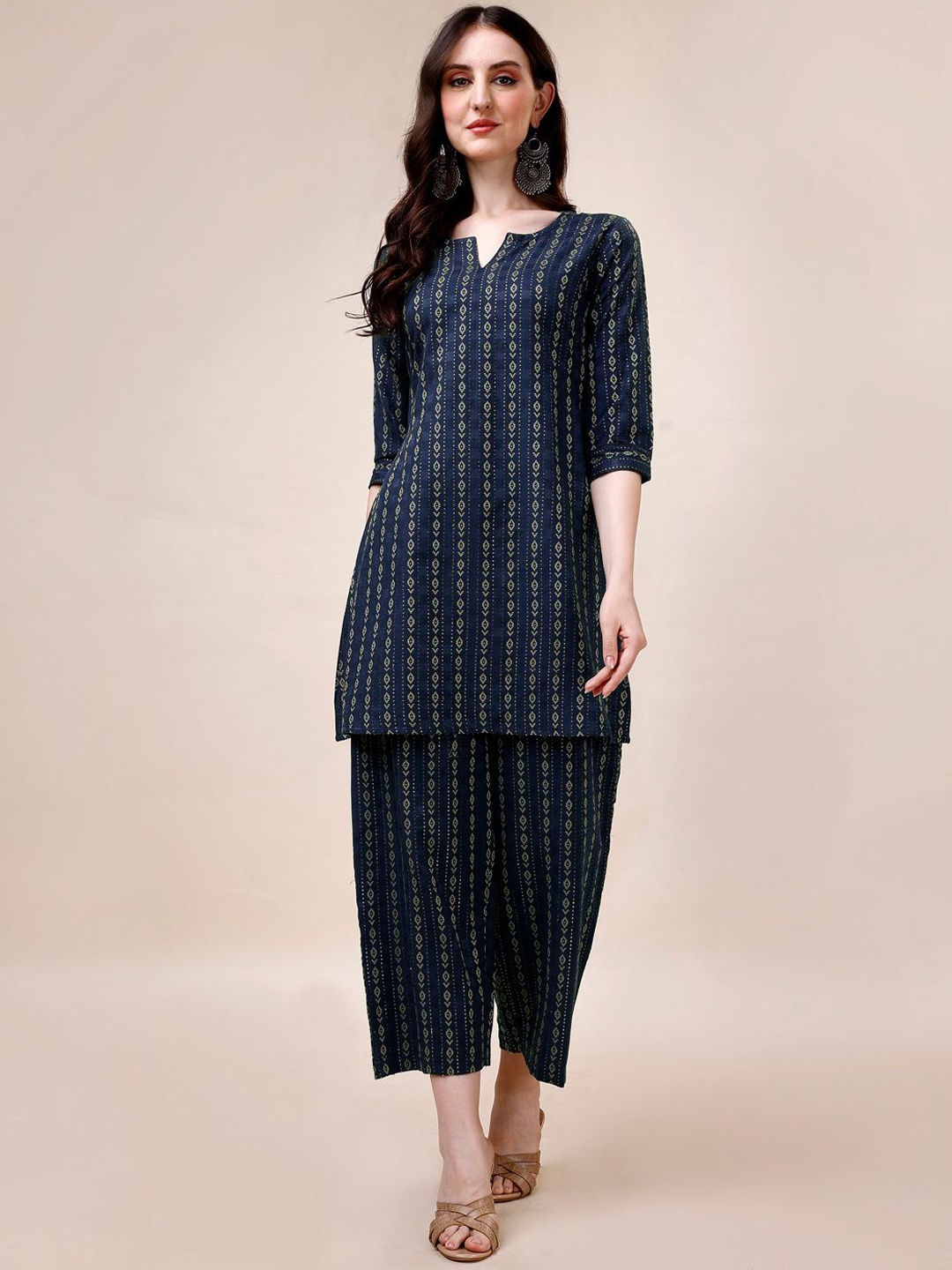 

Growdamy Women Ethnic Motifs Regular Kurti with Palazzos, Blue
