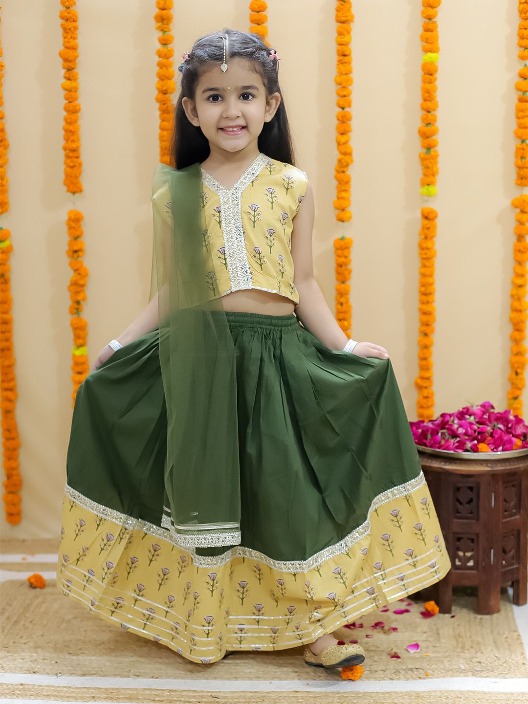 

JUNITOS Girls Printed Gotta Patti Pure Cotton Ready to Wear Lehenga & Blouse With Dupatta, Green