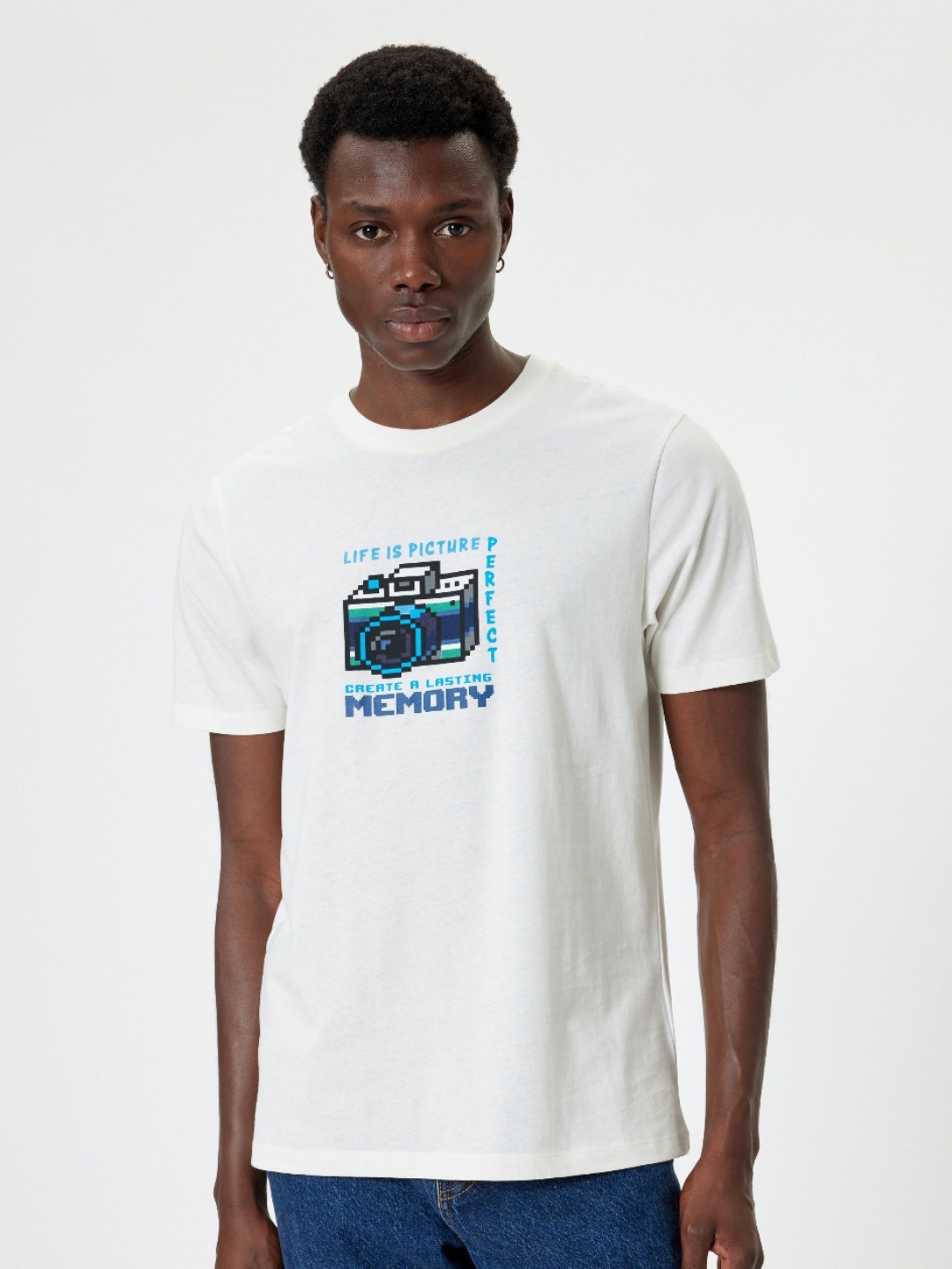 

Koton Men Typography Printed Applique Slim Fit T-shirt, White