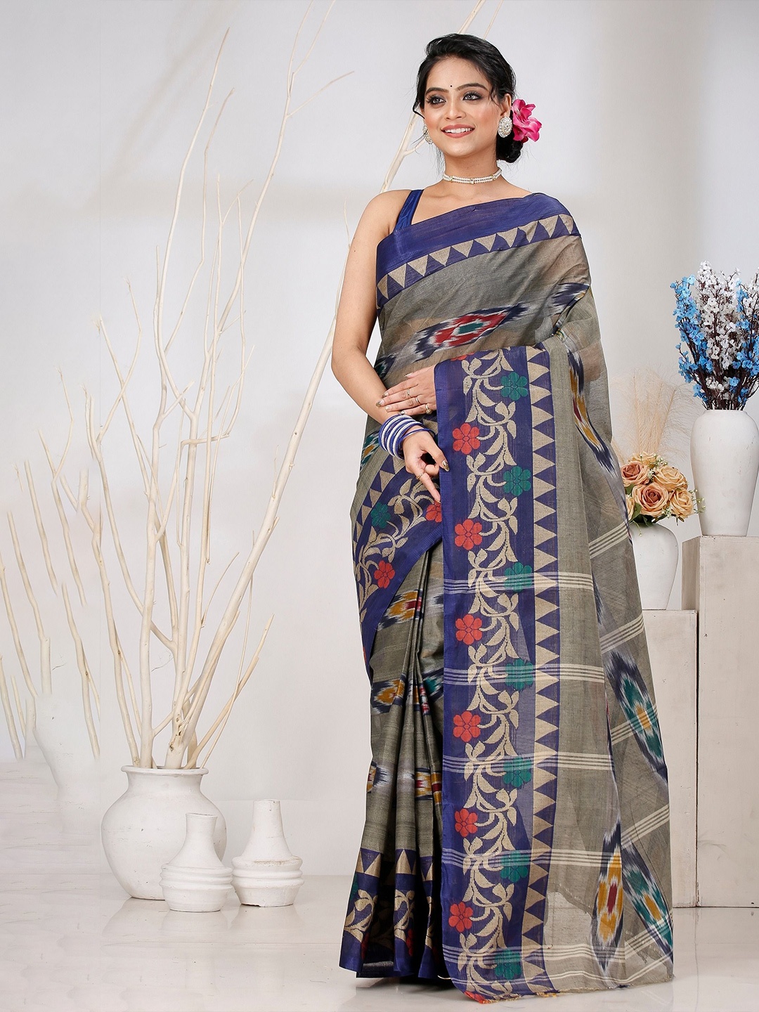 

PuJoy Woven Design Pure Cotton Saree, Grey